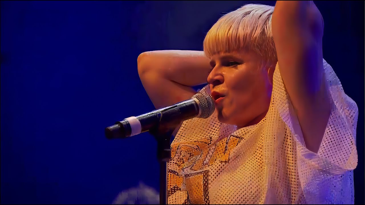 Robyn - Dancing On My Own