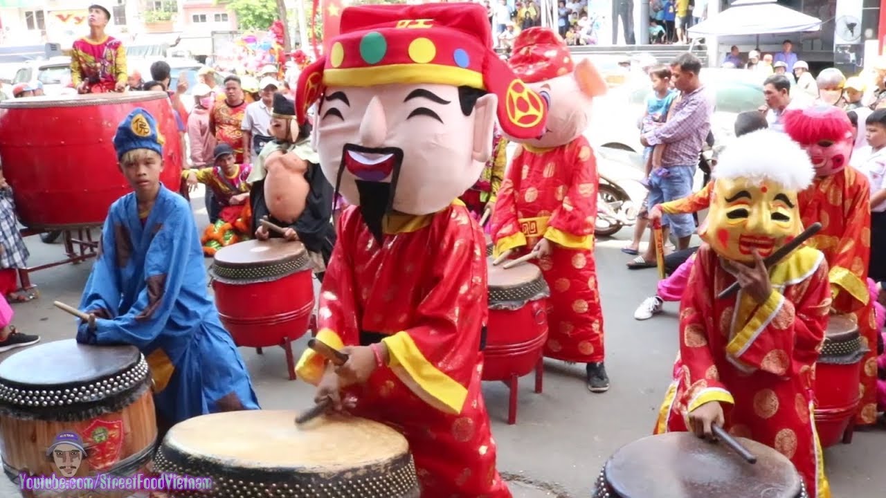 Trư Bát Giới Đánh Trống Múa Lân độc nhất Việt Nam