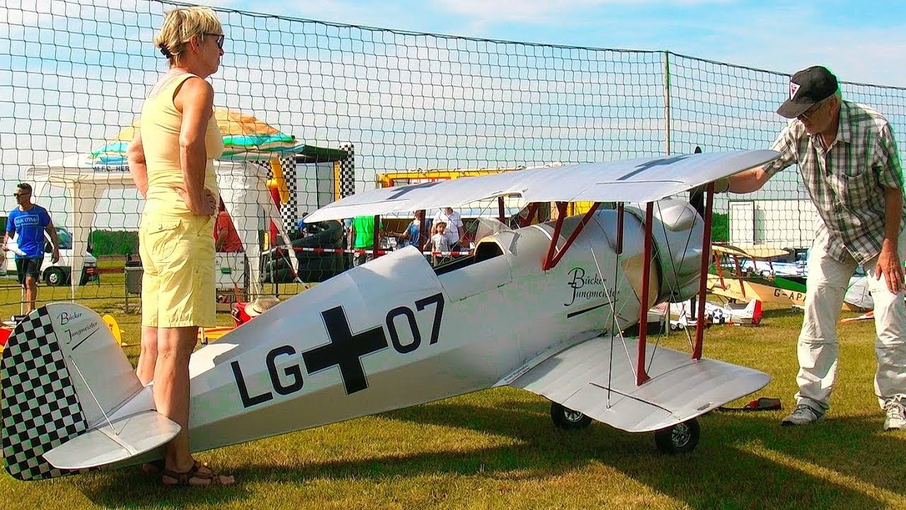 AMAZING HUGE XXXL !!! RC BÜCKER JUNGMEISTER SCALE 1:2 MODEL BIPLANE FLIGHT DEMONSTRATION