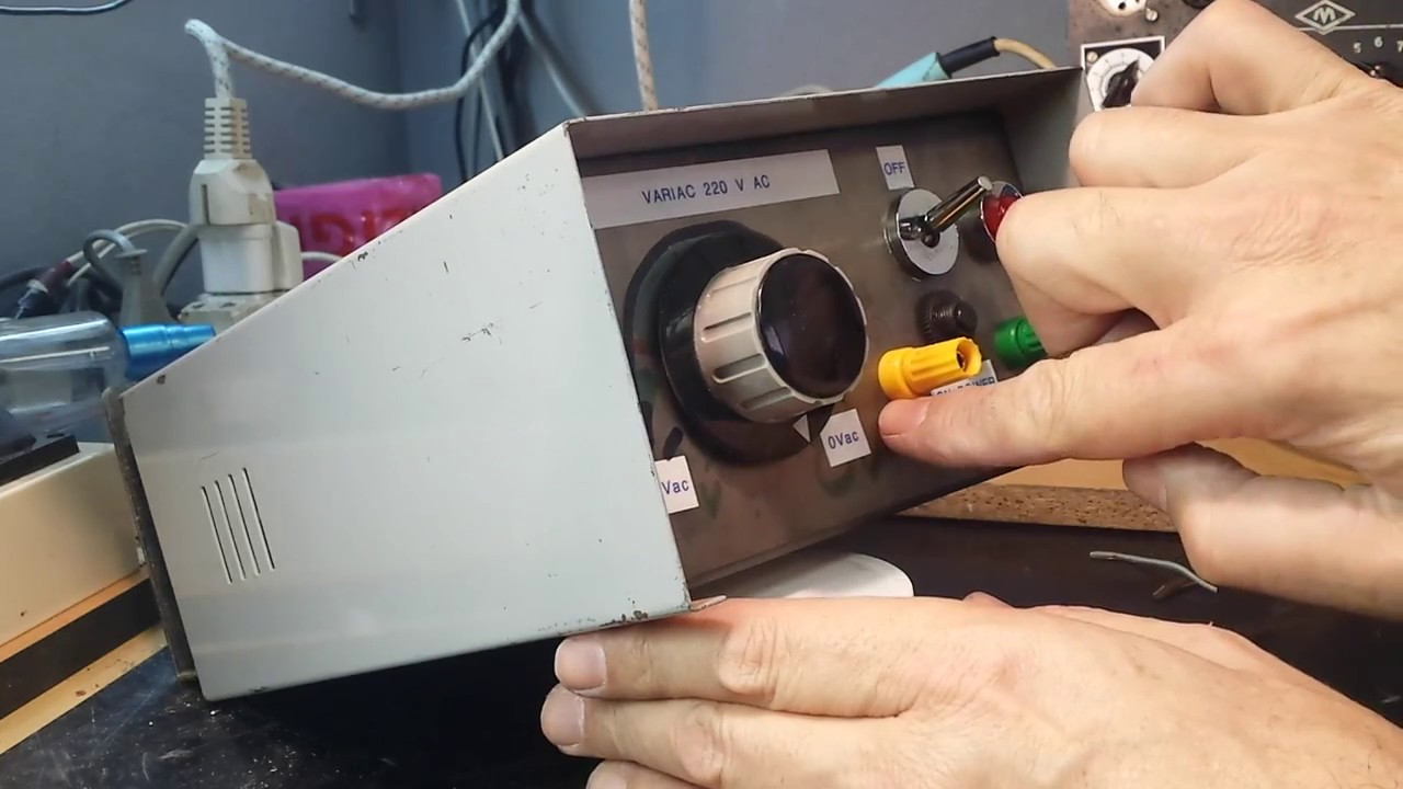 Reostato de 0  a  220 V AC y asociado a Fuente aliemtacion 250V DC