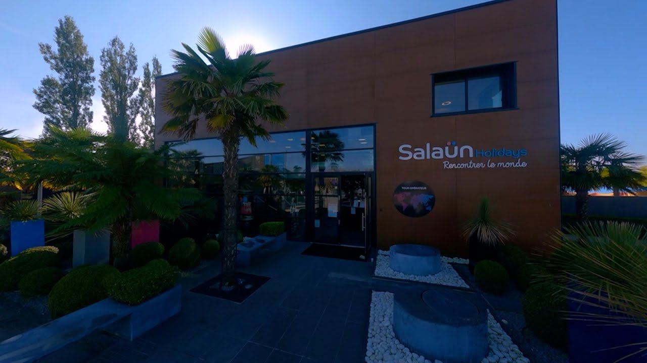 Salaun Holidays - Visite d' entreprise en drone FPV