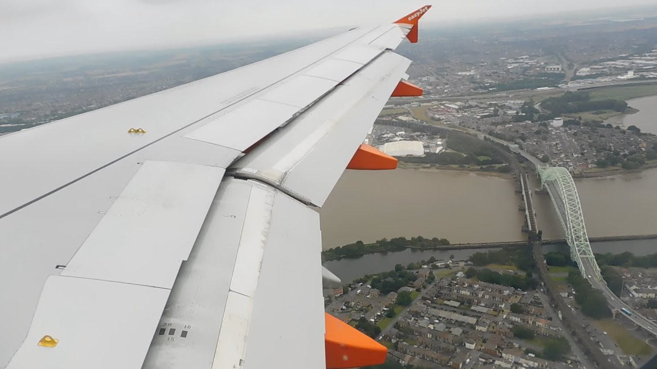 easyJet Airbus A319-111 Landing at Liverpool Airport Runway 27