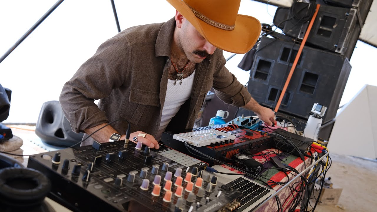 Carlos Metta - Ambient set - Festival Thunupa, 31.12.25, Uyuni, Bolivia.
