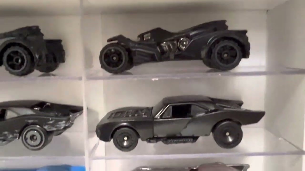 The Ultimate Batmobile 1:64 Hot Wheels Collection (Brazil)