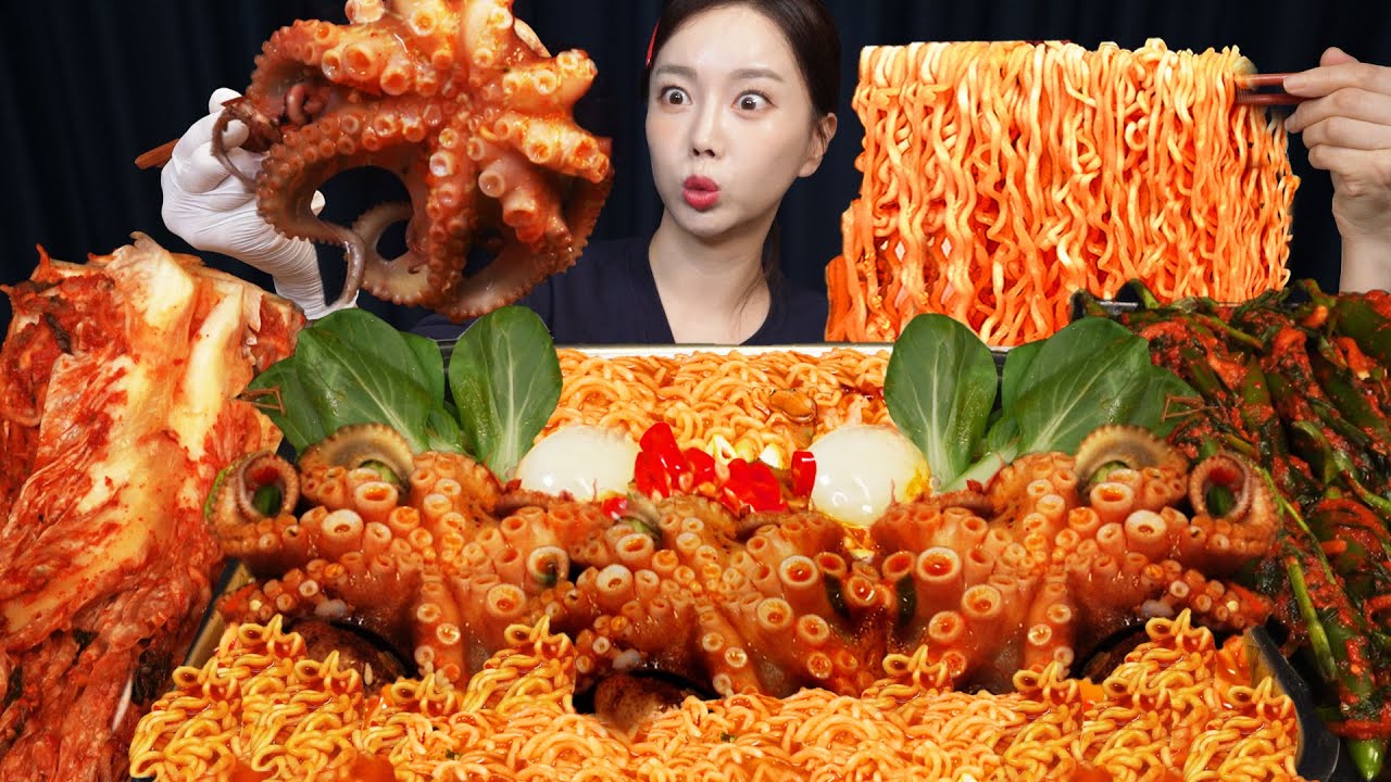 [Mukbang ASMR] Giant Web Foot Octopus ! Korean Style Seafood Ramen Reicpe Ssoyoung