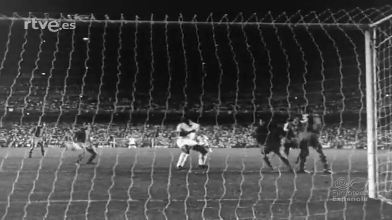 Barcelona 4 - Valencia 3 - Copa del Generalísimo 1971 - Archivo Nodo.