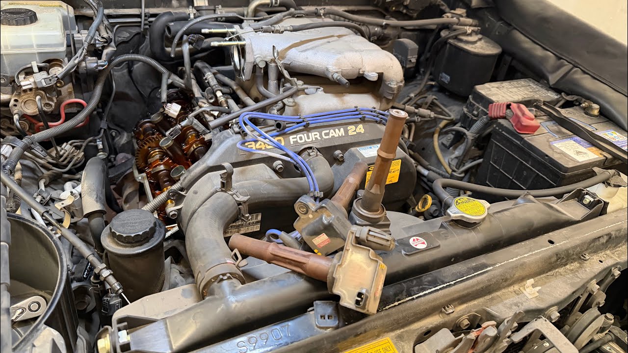 Toyota Prado 90 Series Rocker Cover Oil Leak Repair | 5VZ-FE Engine oil leak repair