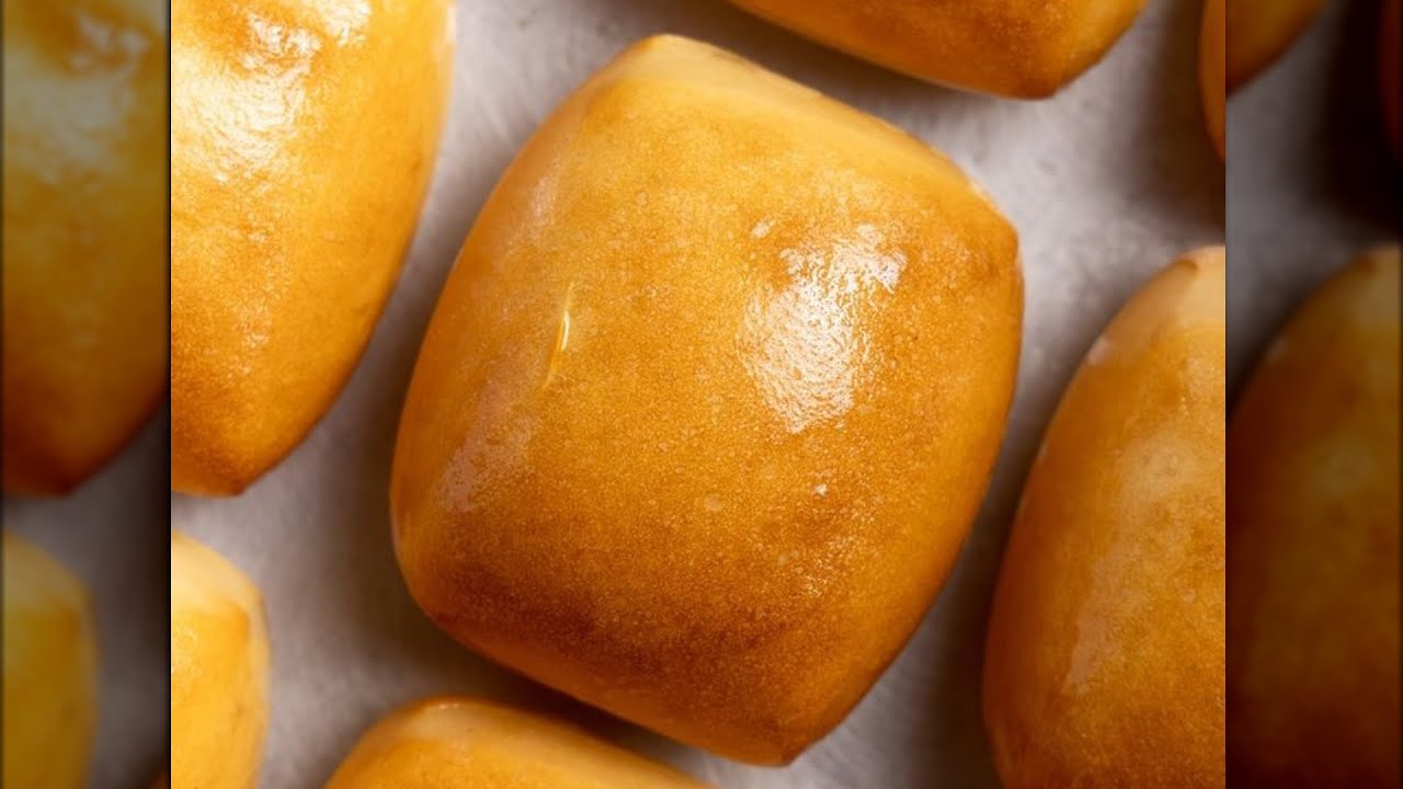 Вот что делает роллы «Техас Роудхаус» такими вкусными
