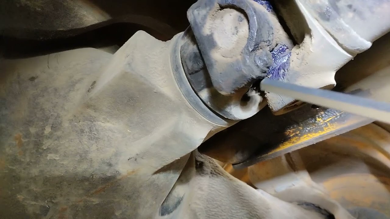 Экскаватор погрузчик ,JCB 3cx super замена заднего карданного вала