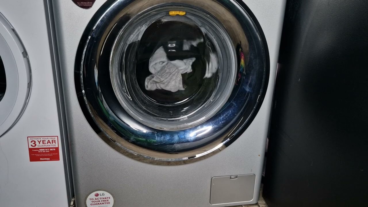 LG FH4U2VCN4: Synthetics 30° quick + extra rinse | first rinse (part 4/7)