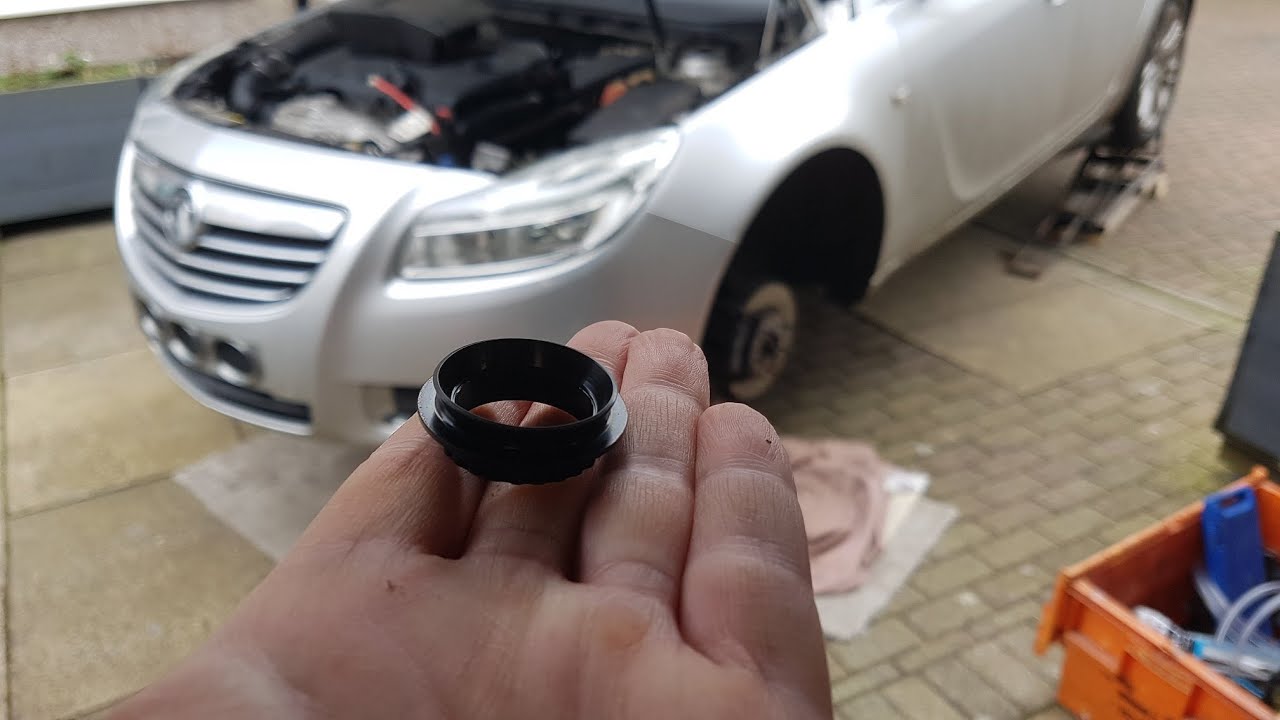 Уплотнитель/прокладка маслозаборника Vauxhall Insignia. Предупреждение о низком давлении масла.