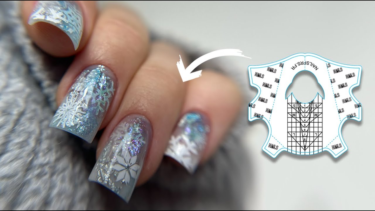 Pose chablon / Ongles givré de Noël ☃️❄️ ( + incrustrations et stamping )