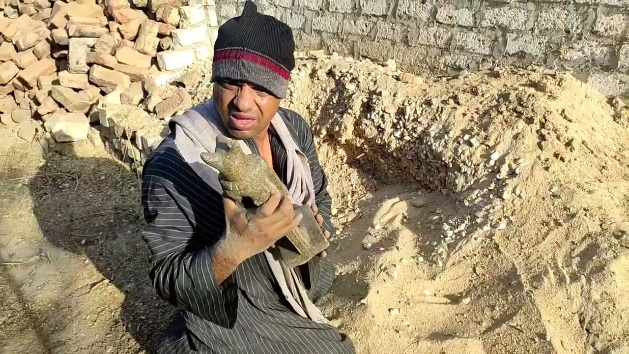 الحاج الضوى باع عبدالناصر ب٢٠جنيه😂