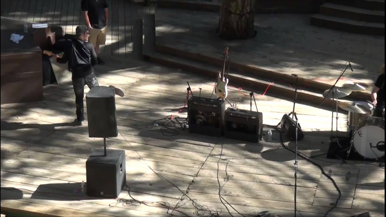 Cinnamon Girl/She's So Heavy [medley] - Philip Sayce - LIVE - musicUcansee.com