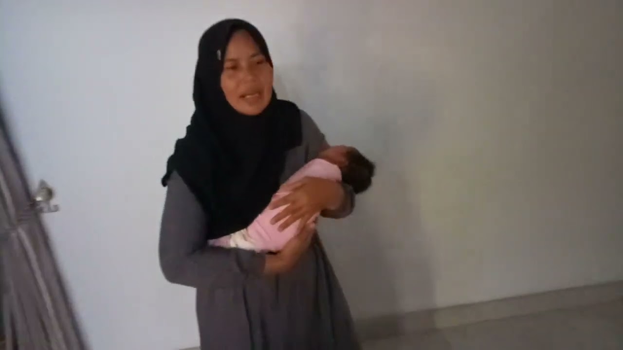 aku lagi dibedong mbah