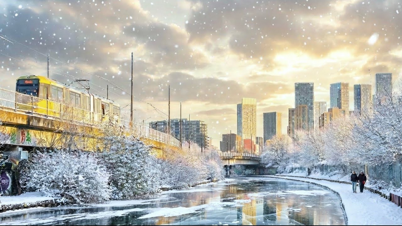 Manchester Winter Walk 4K ❄️ | Frozen Bridgewater Canal + Skyline (Captions)