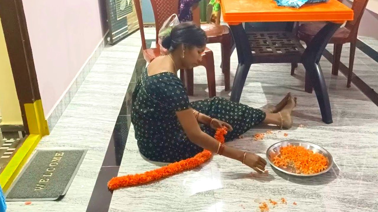 కనకాంబ్రాలు కోసి మాల కడితే, ఆంజనేయస్వామి తోక అంతా దండ అయ్యింది😊😊👍👍