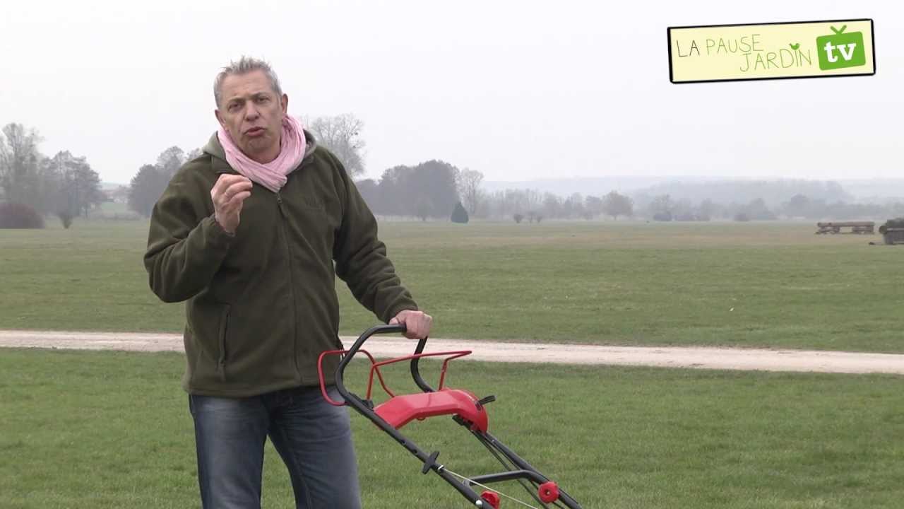 La première tonte de la pelouse
