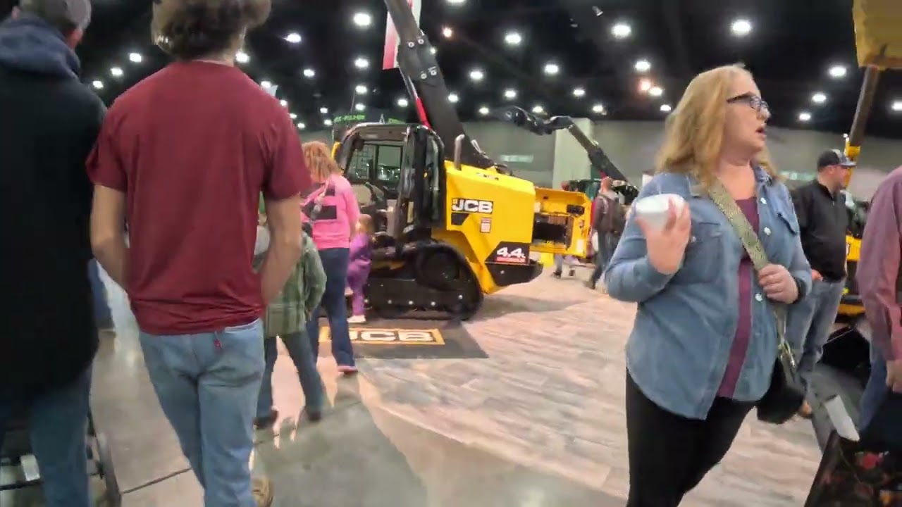 National Farm and Machinery Show @FerrisCommercialMowers @DirtPerfect @gravely @MasseyFergusonEME 