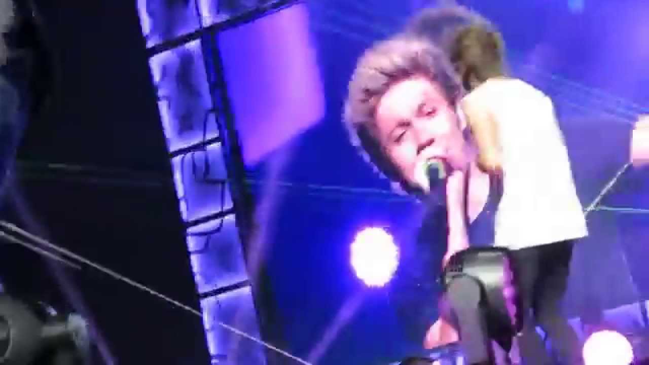 One Direction OTRATourJapan Little White-stockholm syndrome