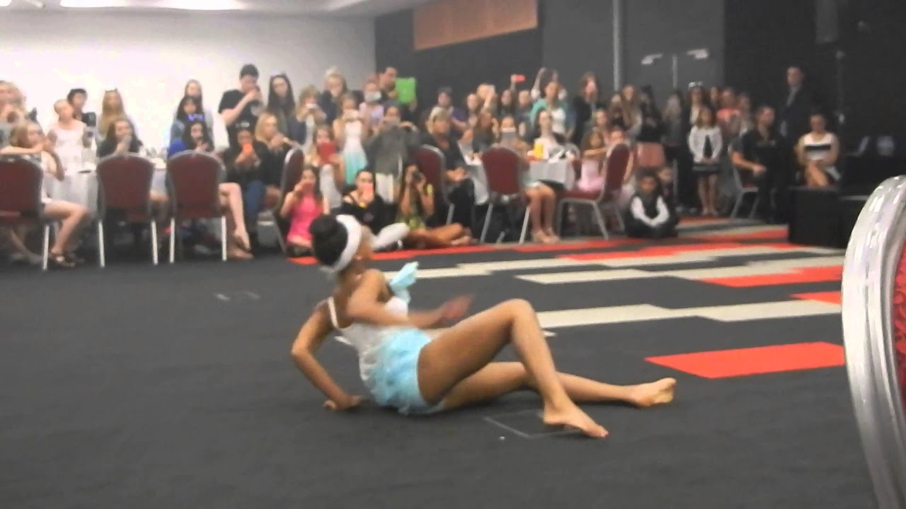 Nia Frazier Down by the river solo || Gold Coast