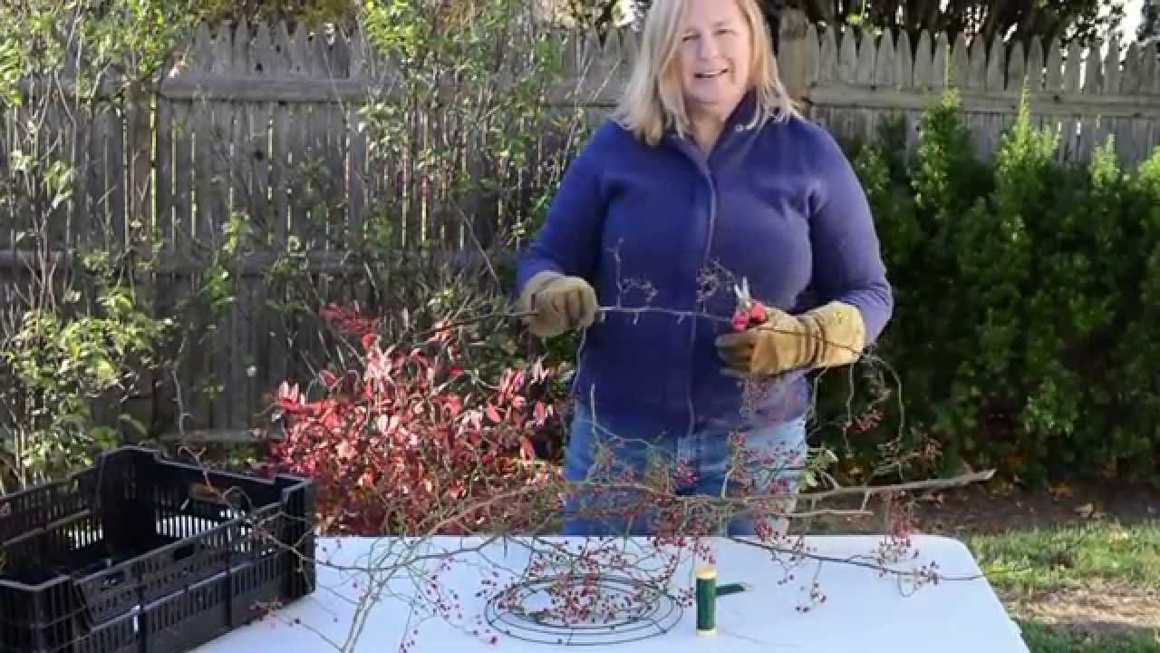 Making a Rose Hip Wreath with Garden Imprint