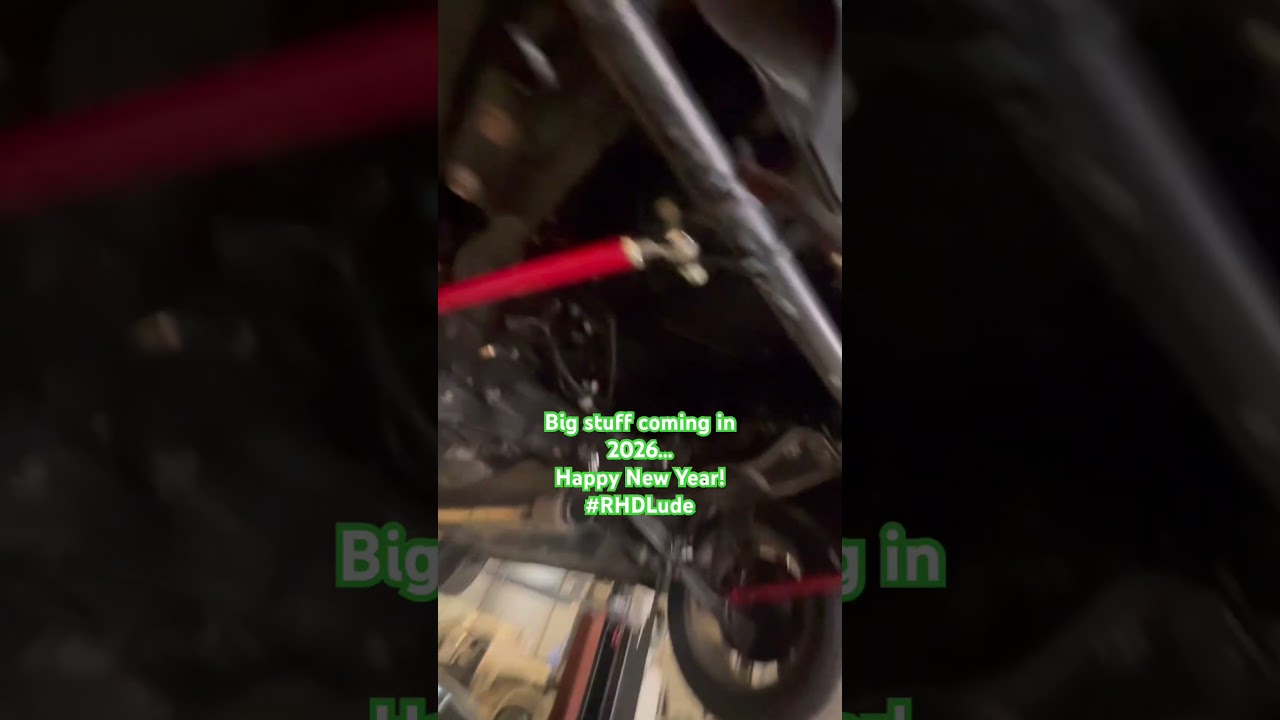 У праворульной Honda Prelude чего-то не хватает. 