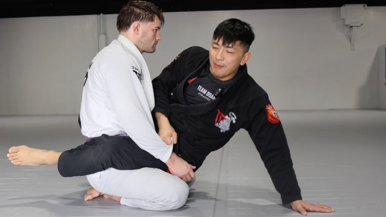 Closed Guard Hip Bump | TEAM DOAN