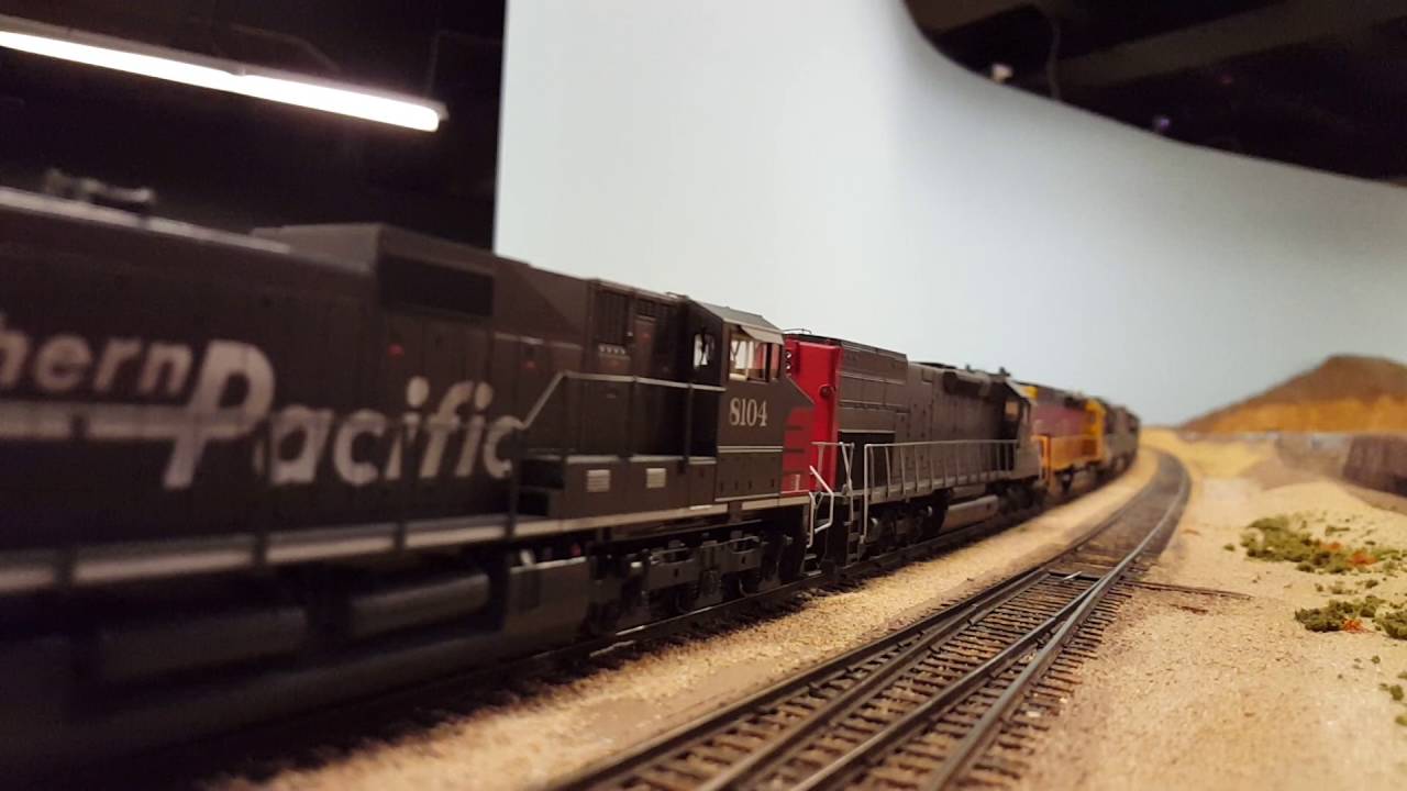 Southern Pacific power move at the SD&AE