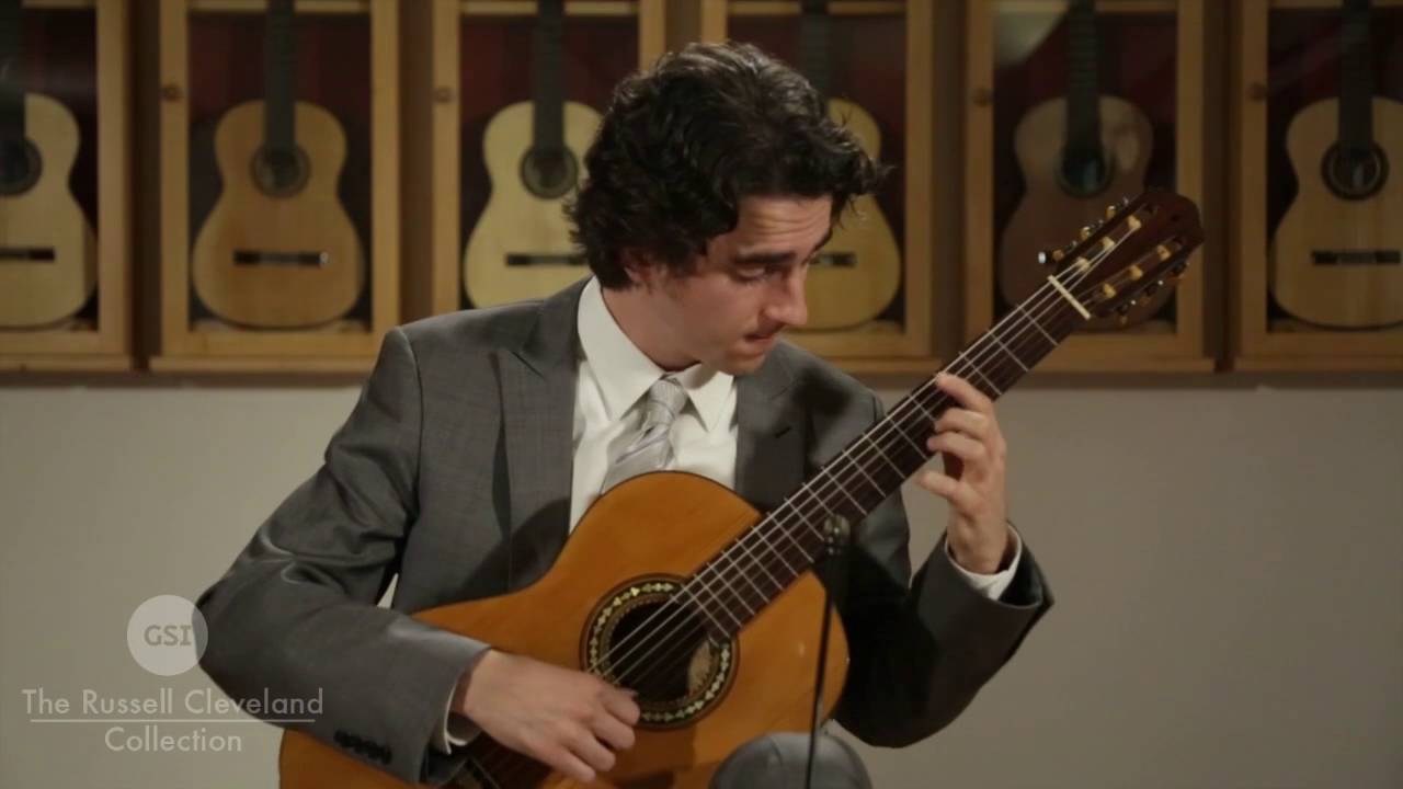 Manuel Ramirez 1912  guitar played by Taso Comanescu