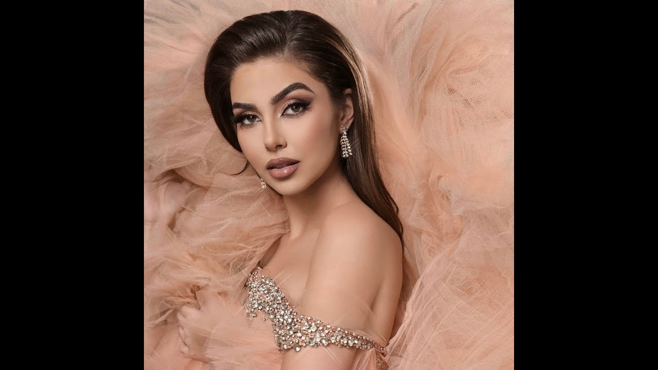 SPAIN - Corina GONZALEZ - Contestant Introduction (72nd Miss World)
