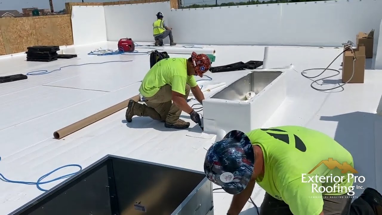 Commercial Roof Installation Process - Chipotle - Fully Adhered membrane