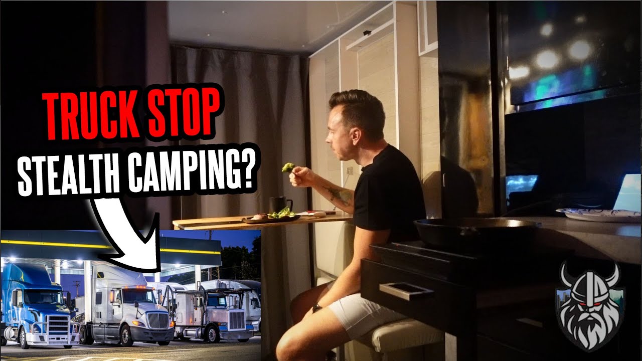 Скрытый кемпинг Uhaul на стоянке для грузовиков