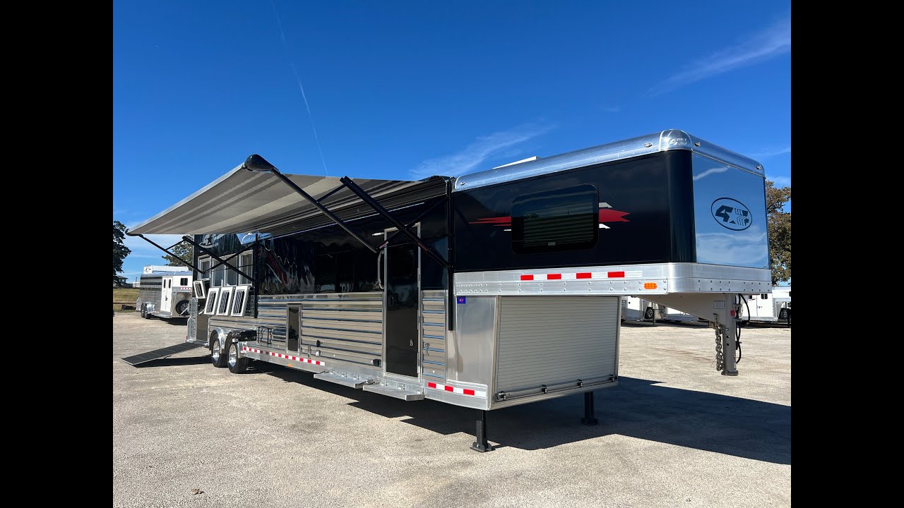 2025 4 Star 4 Horse Trail Boss Living Quarters (42233)