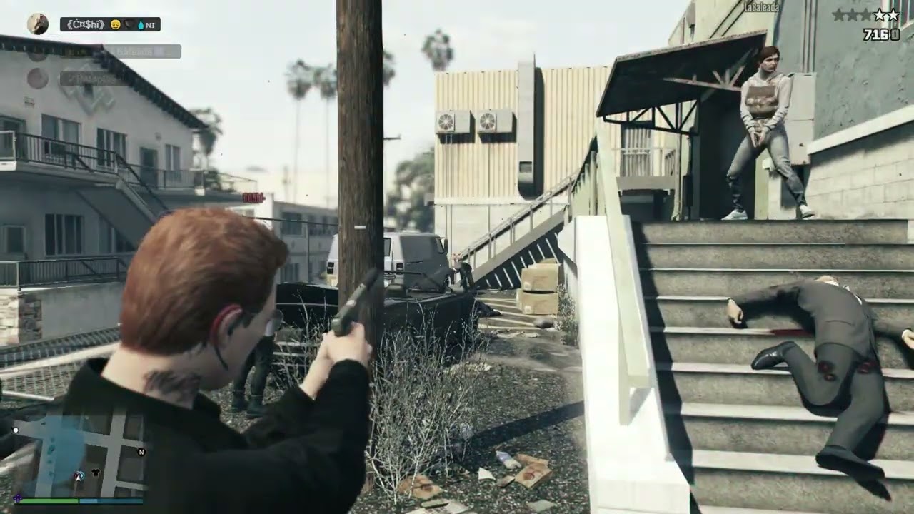 Jugando GTA V Online con LaBaleada y Coshi - Buscando Misiones y Escapando de los Chepos