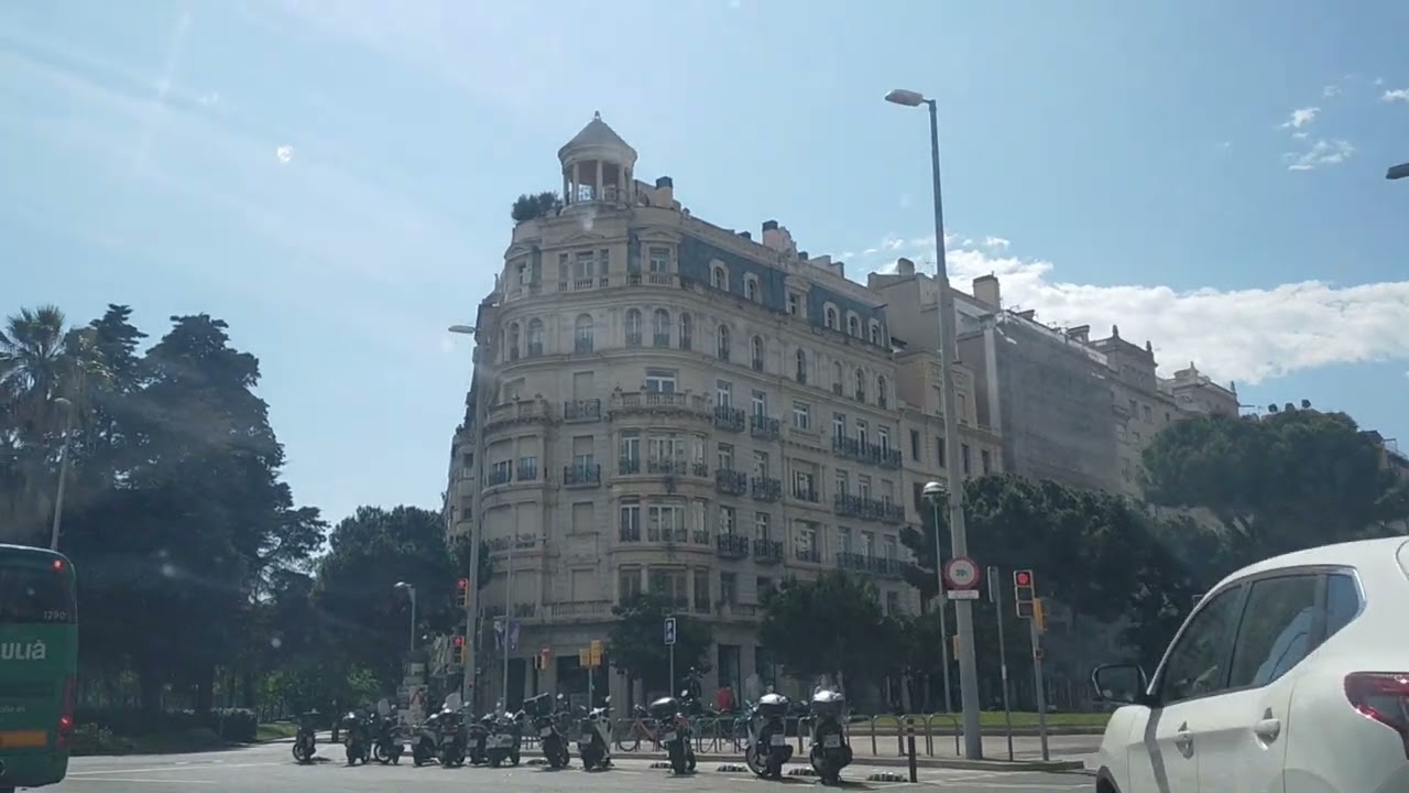 جولة خفيفة في برشلونة مطعم مغربي٪100 في Barcelona