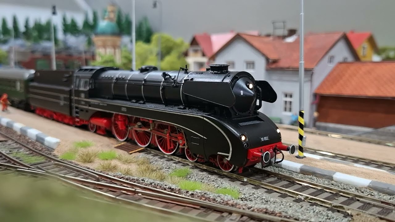 Parní lokomotiva BR 10 Roco H0 v akci | kouř + zvuk