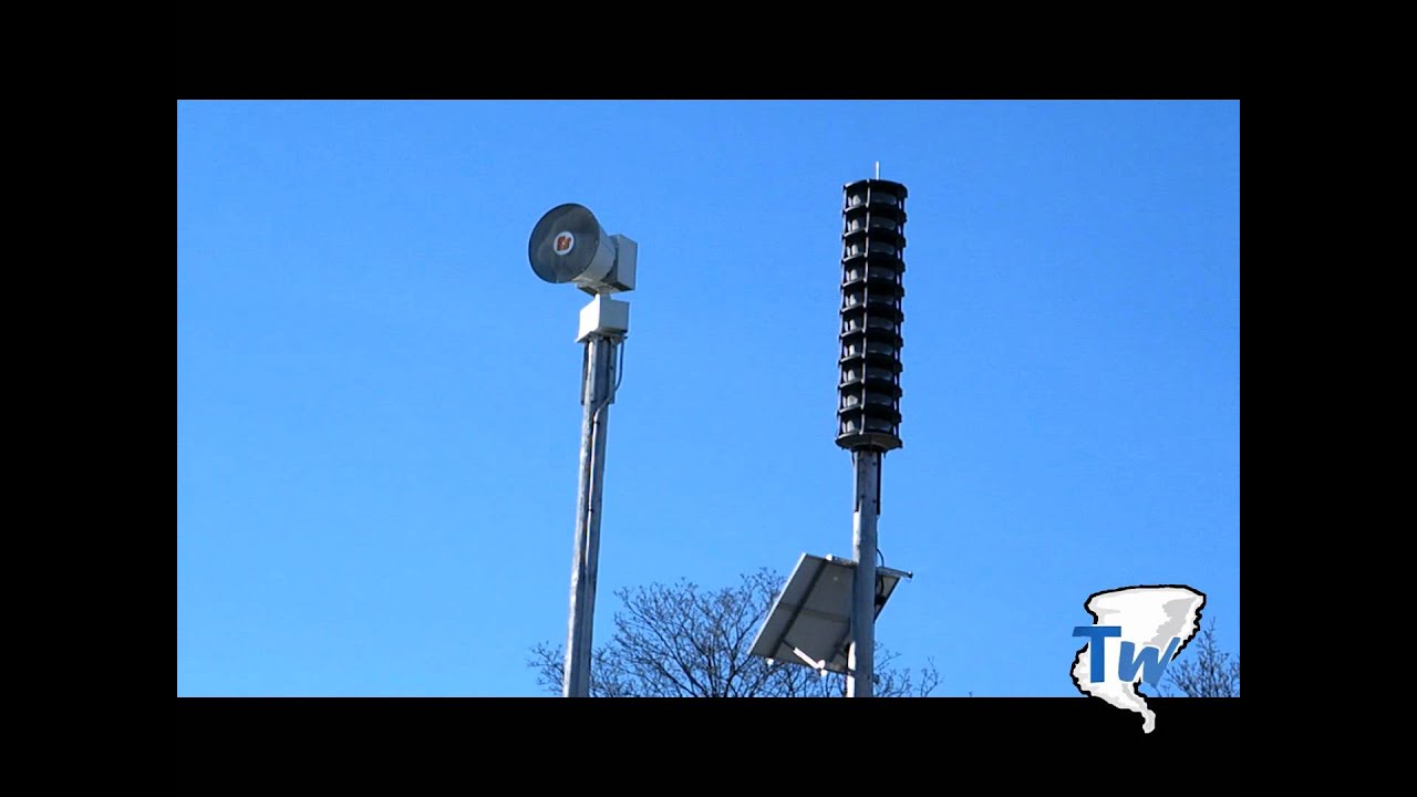 Huntley, IL Whelen WPS-2810 Voice+Tornado Siren Test (Tue Jan 3 2012 10am)