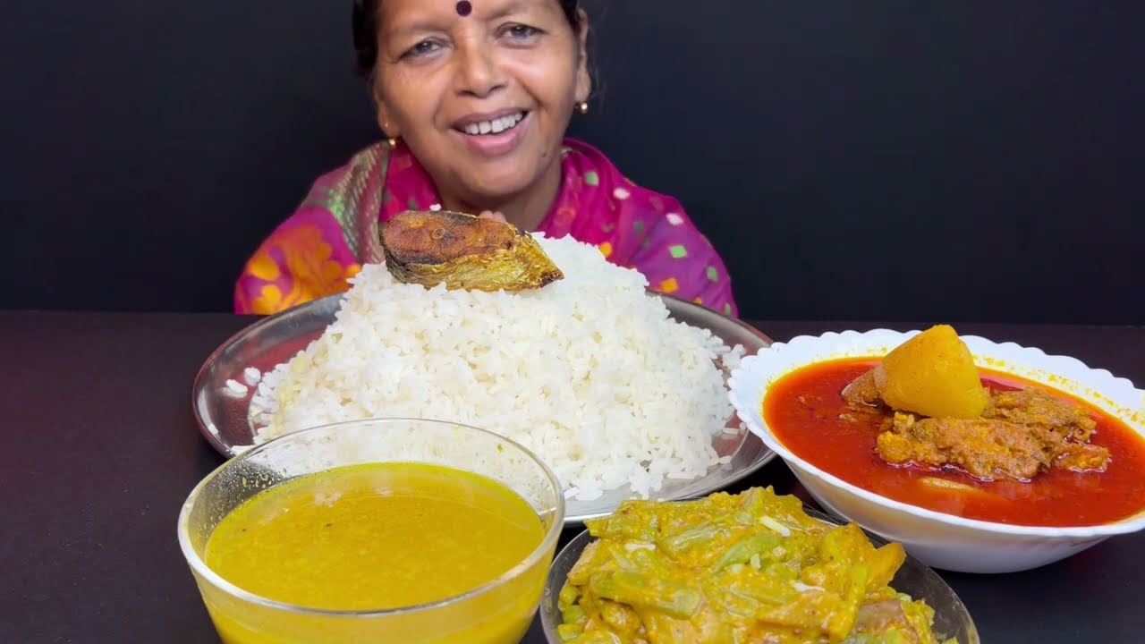 BIGBITES, EATING RICE WITH DAAL, ILISH MACH, SAPLA SORSHE, FISH EGG PAKORA CURRY।।