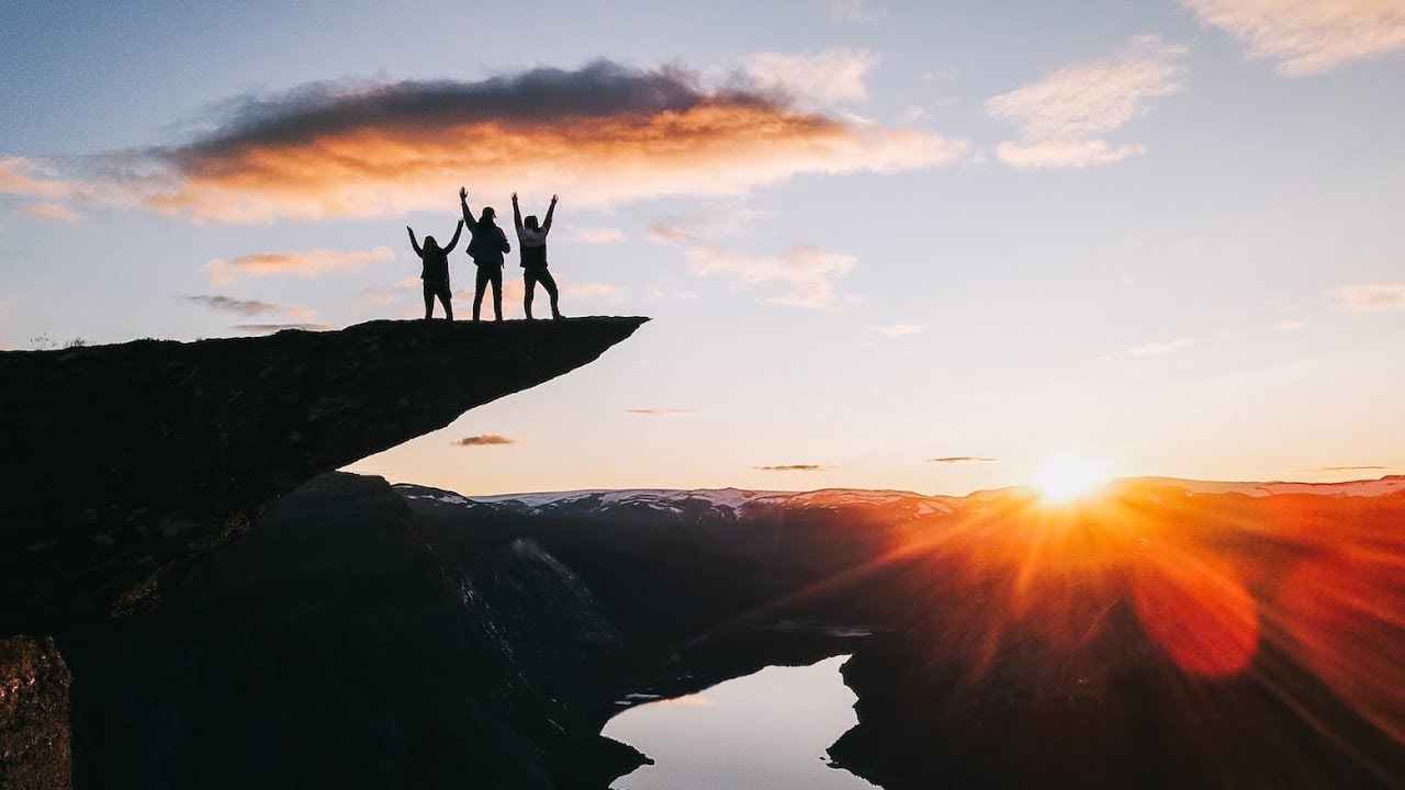 NORWAY SHOWING OFF! - Trolltunga Vlog
