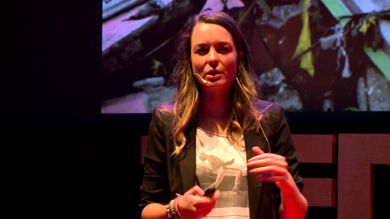¿Cuanto vale un minuto? | Maria Arias | TEDxValladolid