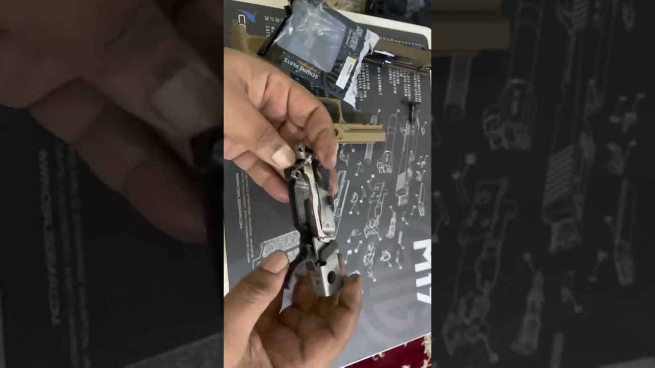 طريقة تركيب الزناد المطور في سيق m 17 replace anew trigger in sig m17