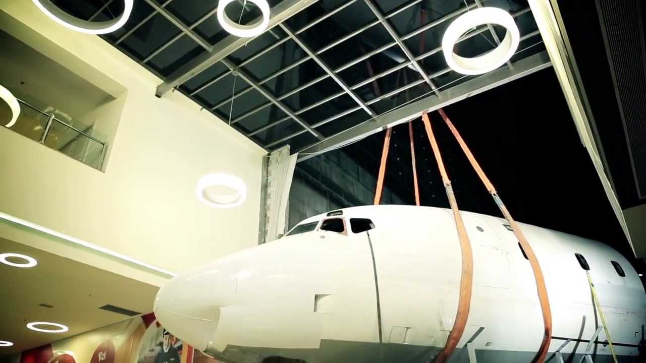 Avião da KidZania pousa em São Paulo (completo)