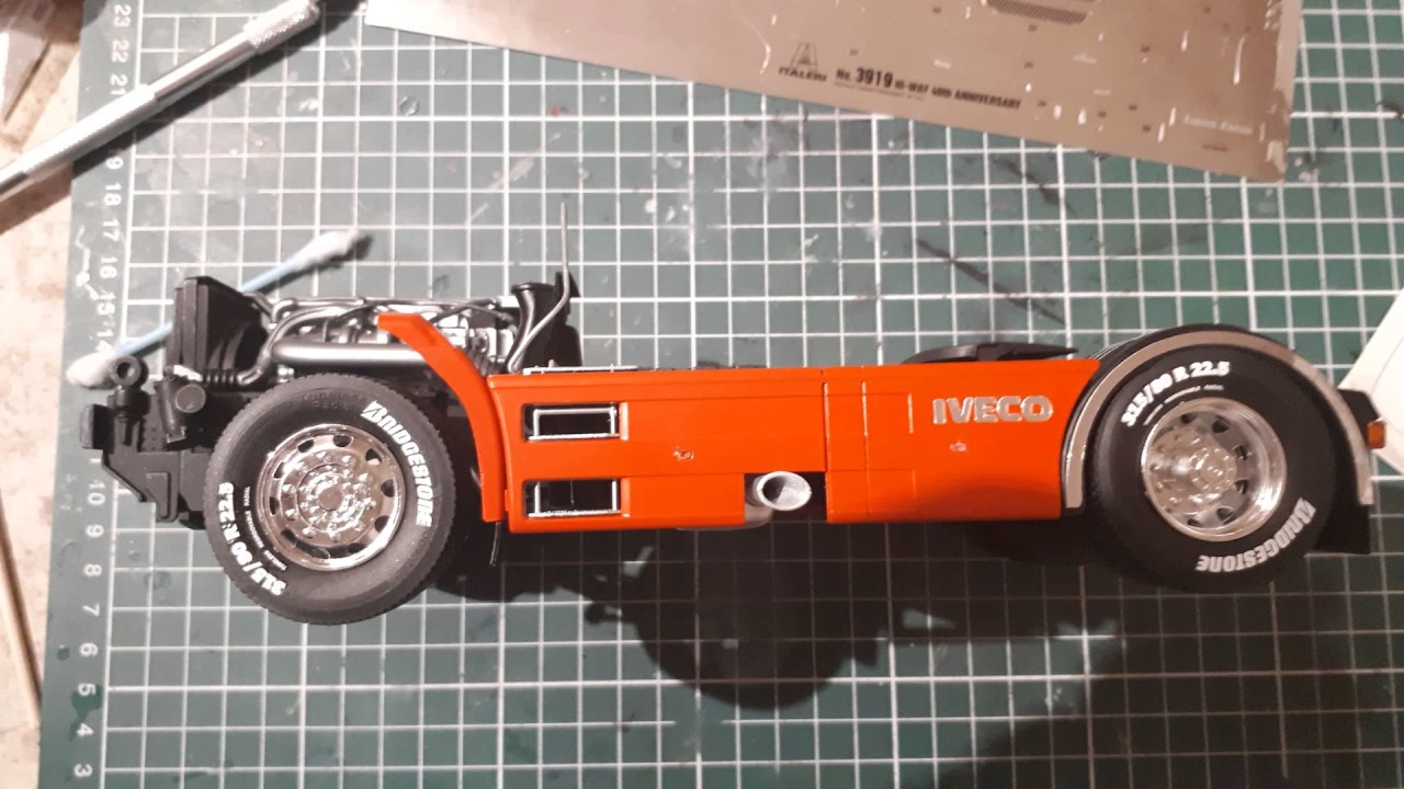 Italeri 1/24 Iveco Hi Way