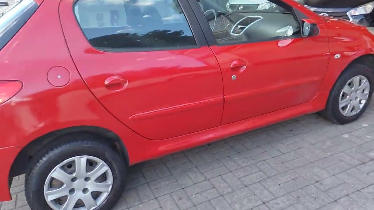 Peugeot 207 XR Hatch 1.4 Flex Manual 2013 - R$25.900