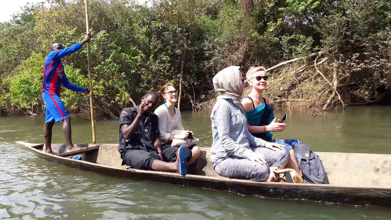 Cruising on the River Djoliba (Niger) in Guinea!