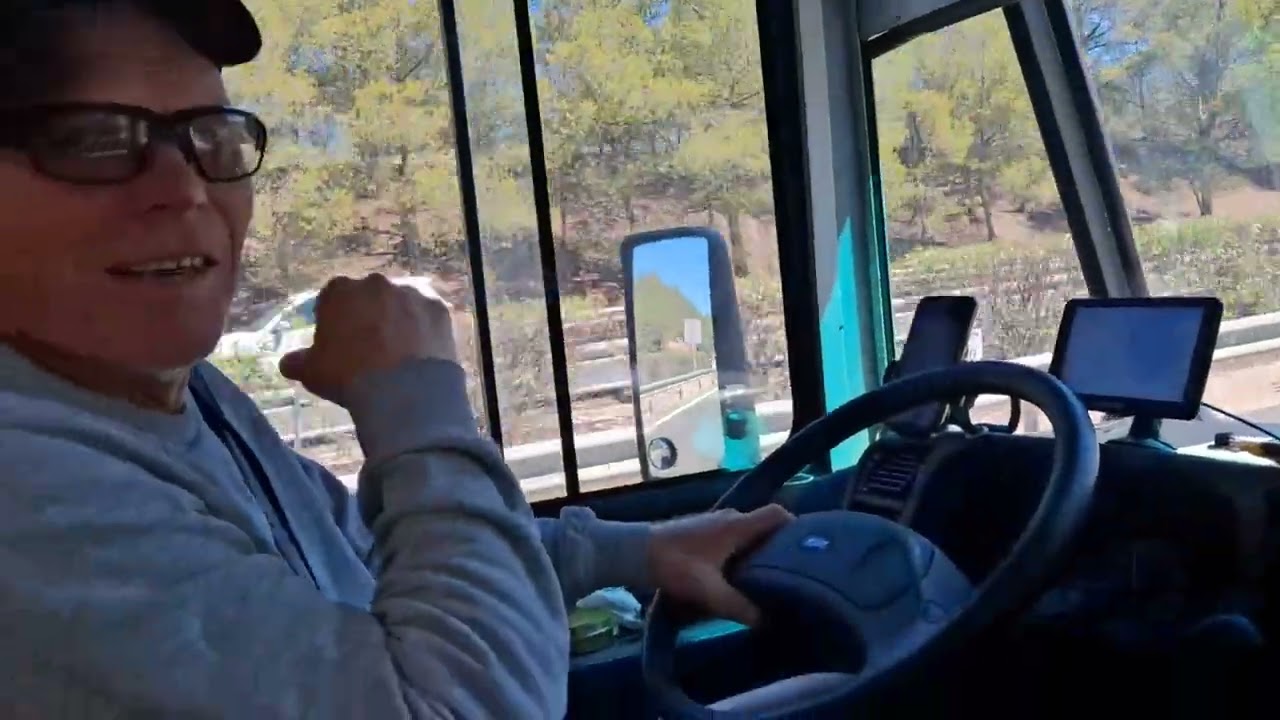 Från Santa Cruz till Torrevieja på 3 dagar. Vi o husbilen får bekänna färg  #tenerife #vanlife S1E33