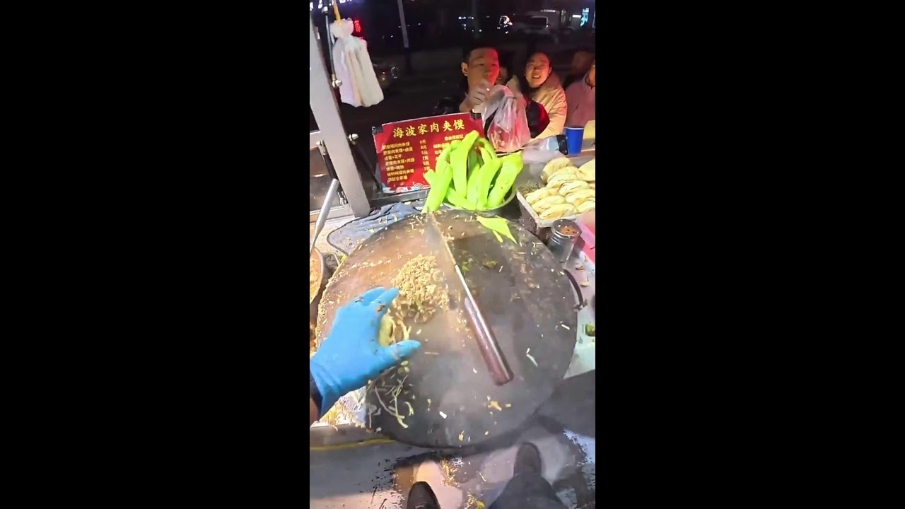 Live streaming of streetfood for Andy哥