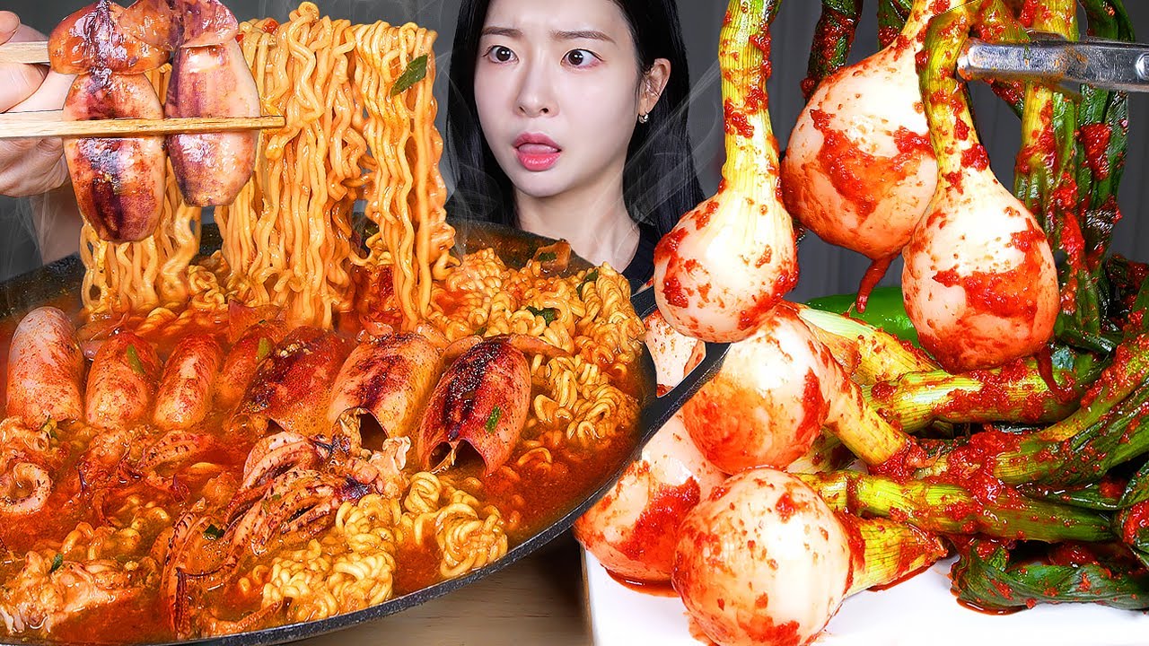 ASMR MUKBANG | Острая лапша Рамен с кальмарами 🦑🔥 Острый луковый кимчи и рис!