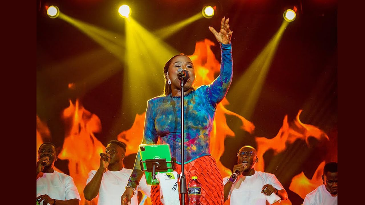 Diana Hamilton's Splendid Ministration at the Awake Experience